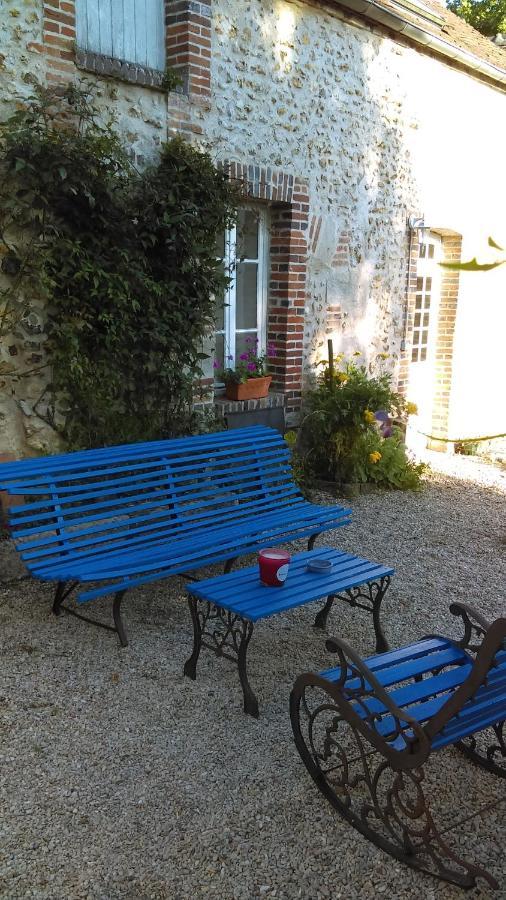 Les 3 Roses Bed & Breakfast Villeneuve-sur-Yonne Ngoại thất bức ảnh