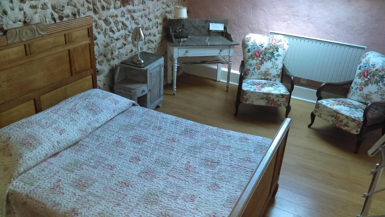 Les 3 Roses Bed & Breakfast Villeneuve-sur-Yonne Ngoại thất bức ảnh